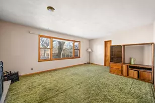 212 Kishwaukee Dr, Sycamore, IL 60178 - Photo 10