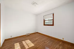 212 Kishwaukee Dr, Sycamore, IL 60178 - Photo 12