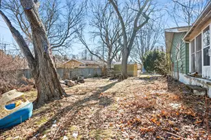 212 Kishwaukee Dr, Sycamore, IL 60178 - Photo 4