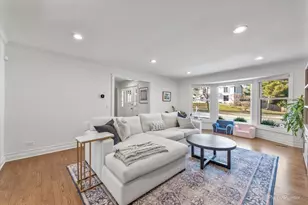 315 Minear Dr, Libertyville, IL 60048 - Photo 8