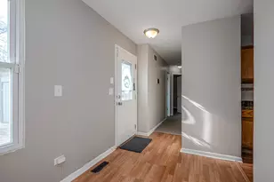 5742 Woodgate Dr, Matteson, IL 60443 - Photo 8