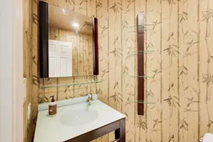 2073 Cambria Ct, Northbrook, IL 60062 - Photo 16