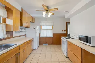 702 Willow Dr, Chicago Heights, IL 60411 - Photo 6