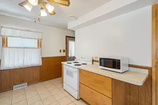 702 Willow Dr, Chicago Heights, IL 60411 - Photo 8