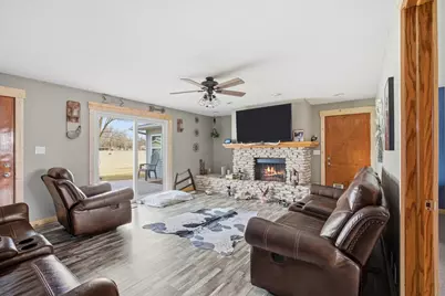 709 E Meade Street, Pontiac, IL 61764 - Photo 12