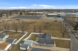 709 E Meade St, Pontiac, IL 61764 - Photo 34