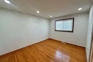 811 E 169th Pl, South Holland, IL 60473 - Photo 24