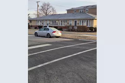 6124 W 79th Street, Burbank, IL 60459 - Photo 2