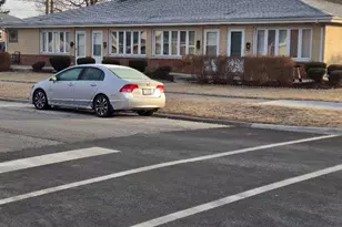 6124 W 79th St, Burbank, IL 60459 - Photo 2