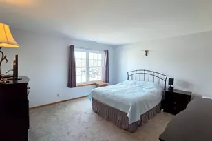 745 W Streamwood Blvd, Streamwood, IL 60107 - Photo 10