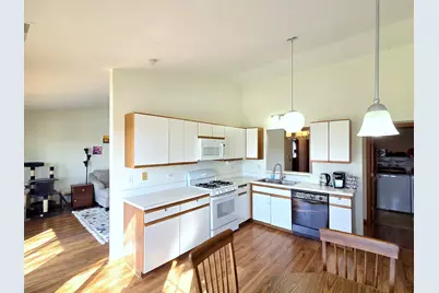 745 W Streamwood Boulevard #B, Streamwood, IL 60107 - Photo 6