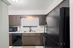 840 Sheldon Ct, Wheaton, IL 60189 - Photo 10