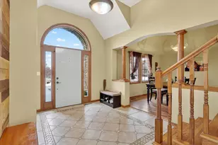 638 W Cedarville Rd, Freeport, IL 61032 - Photo 8