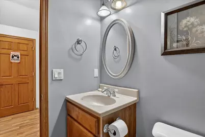 638 W Cedarville Road, Freeport, IL 61032 - Photo 16