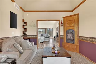 638 W Cedarville Rd, Freeport, IL 61032 - Photo 14