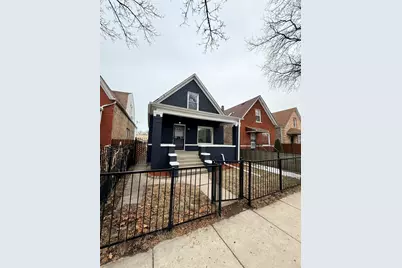 1029 N Keystone Avenue, Chicago, IL 60651 - Photo 2