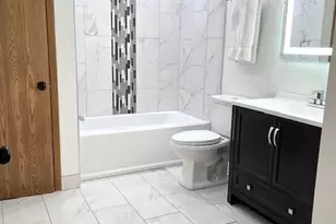 7558 Heritage Ct, Summit, IL 60501 - Photo 8