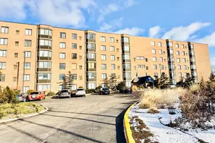 606 E Woodland Park Ave, Chicago, IL 60616 - Photo 1