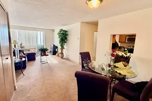 606 E Woodland Park Ave, Chicago, IL 60616 - Photo 2