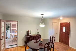 901 Brookline Ln, Park Ridge, IL 60068 - Photo 2