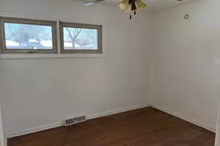 370 Clyde Ave, Calumet City, IL 60409 - Photo 6