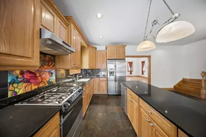 215 E Pine Avenue, Roselle, IL 60172 - Photo 6