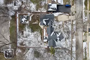 215 E Pine Ave, Roselle, IL 60172 - Photo 34