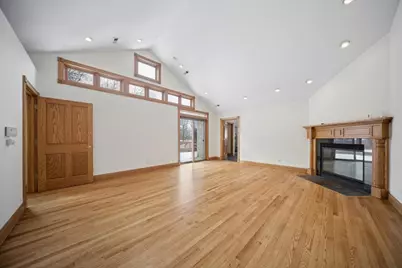 215 E Pine Avenue, Roselle, IL 60172 - Photo 14