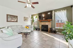 2022 Torino Dr, Elgin, IL 60123 - Photo 22