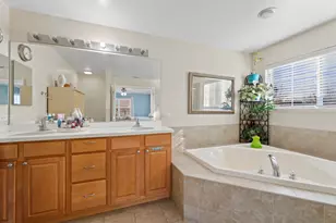 2022 Torino Dr, Elgin, IL 60123 - Photo 30