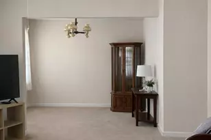 516 Lincolnshire Dr, Sycamore, IL 60178 - Photo 2