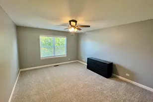 423 Acushnet St, Elgin, IL 60124 - Photo 12