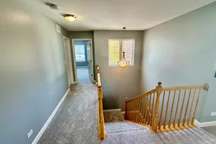 423 Acushnet St, Elgin, IL 60124 - Photo 4