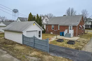 335 E Oak St, Watseka, IL 60970 - Photo 28