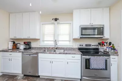 335 E Oak Street, Watseka, IL 60970 - Photo 10