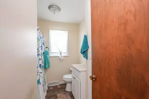 335 E Oak St, Watseka, IL 60970 - Photo 16