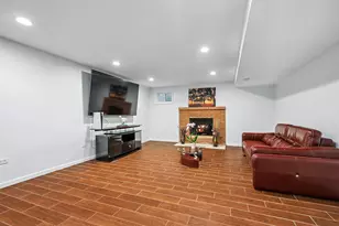 1 Camberley Ct, Hinsdale, IL 60521 - Photo 30