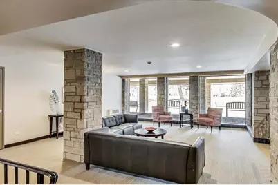 2500 Windsor Mall #2D, Park Ridge, IL 60068 - Photo 2