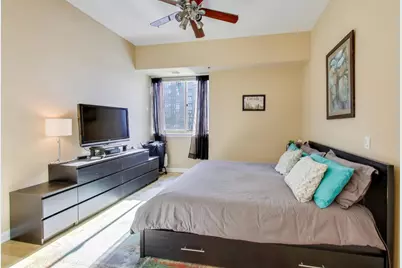 230 W Division Street #1405, Chicago, IL 60610 - Photo 14