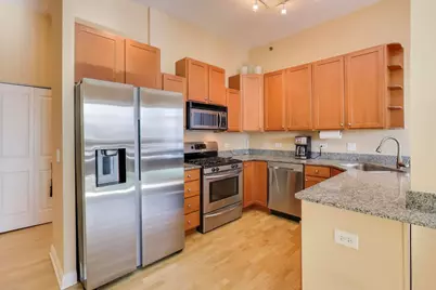 230 W Division Street #1405, Chicago, IL 60610 - Photo 8