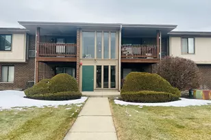 803 Brook Dr, Streamwood, IL 60107 - Photo 1