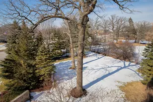425 Benjamin Dr, Vernon Hills, IL 60061 - Photo 22