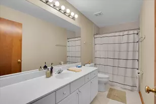 345 N Park Ave, Lombard, IL 60148 - Photo 32