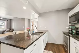 1618 Round Lake Dr, Round Lake Beach, IL 60073 - Photo 8