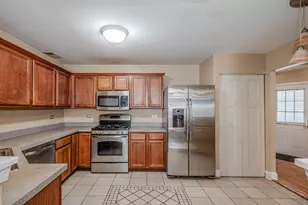 3060 Crystal Rock Rd, Naperville, IL 60564 - Photo 6