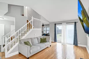 62 Washington Ave, Streamwood, IL 60107 - Photo 4