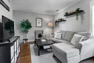 3406 N Bell Ave, Chicago, IL 60618 - Photo 2