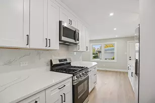 528 E 191st Pl, Glenwood, IL 60425 - Photo 8