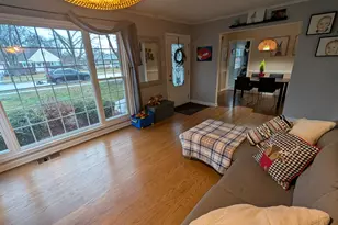 608 N Joyce St, Lombard, IL 60148 - Photo 4