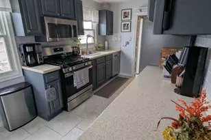 608 N Joyce St, Lombard, IL 60148 - Photo 6